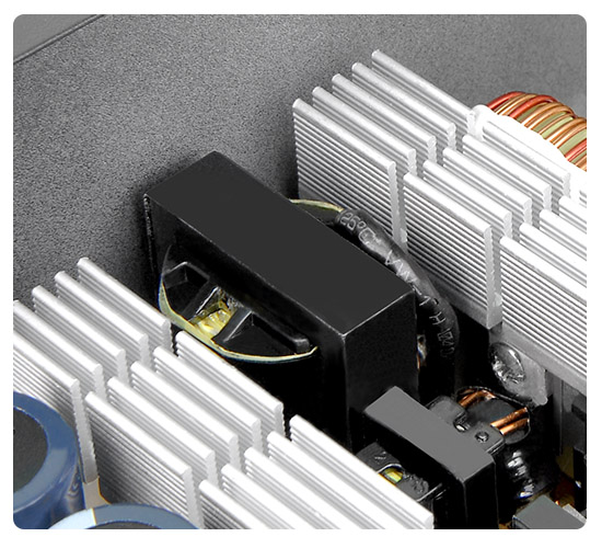 Nguồn Thermaltake Litepower 450W Đầu ra + 12V lớn và chuyên dụng