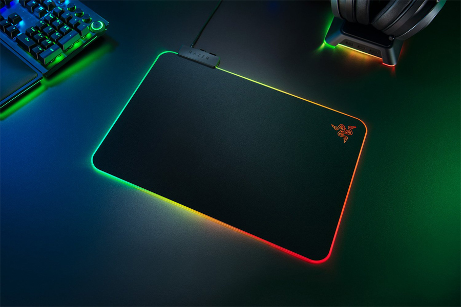 Tấm lót chuột Razer Firefly V2 - Hard Surface Mat (RZ02-03020100-R3M1)