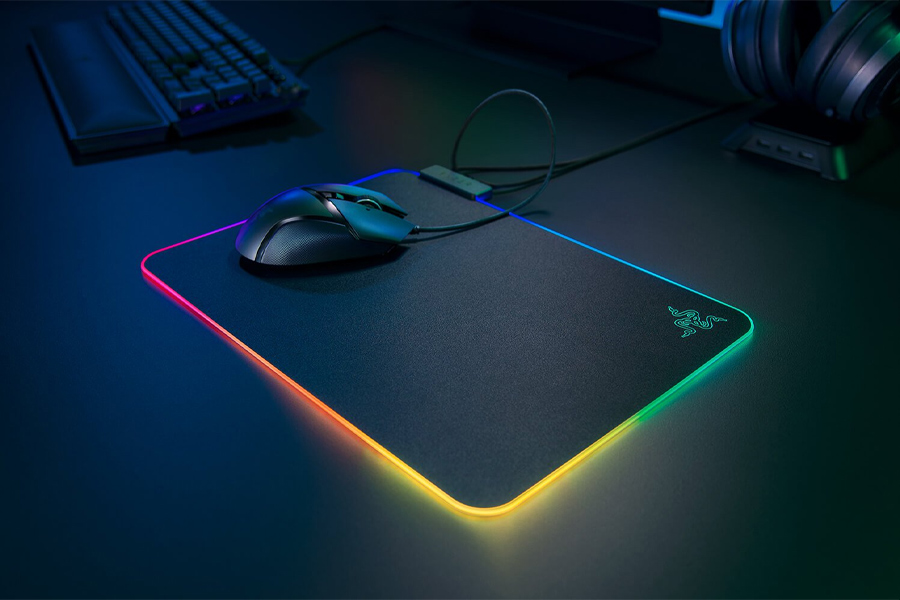 Tấm lót chuột Razer Firefly V2 - Hard Surface Mat (RZ02-03020100-R3M1)
