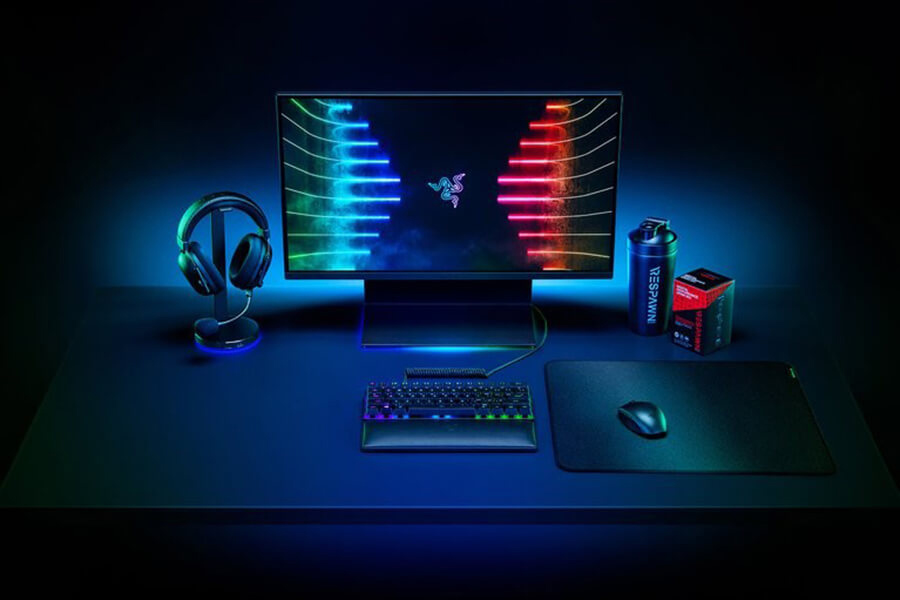 Tấm lót chuột Razer Strider - Large (RZ02-03810200-R3M1)