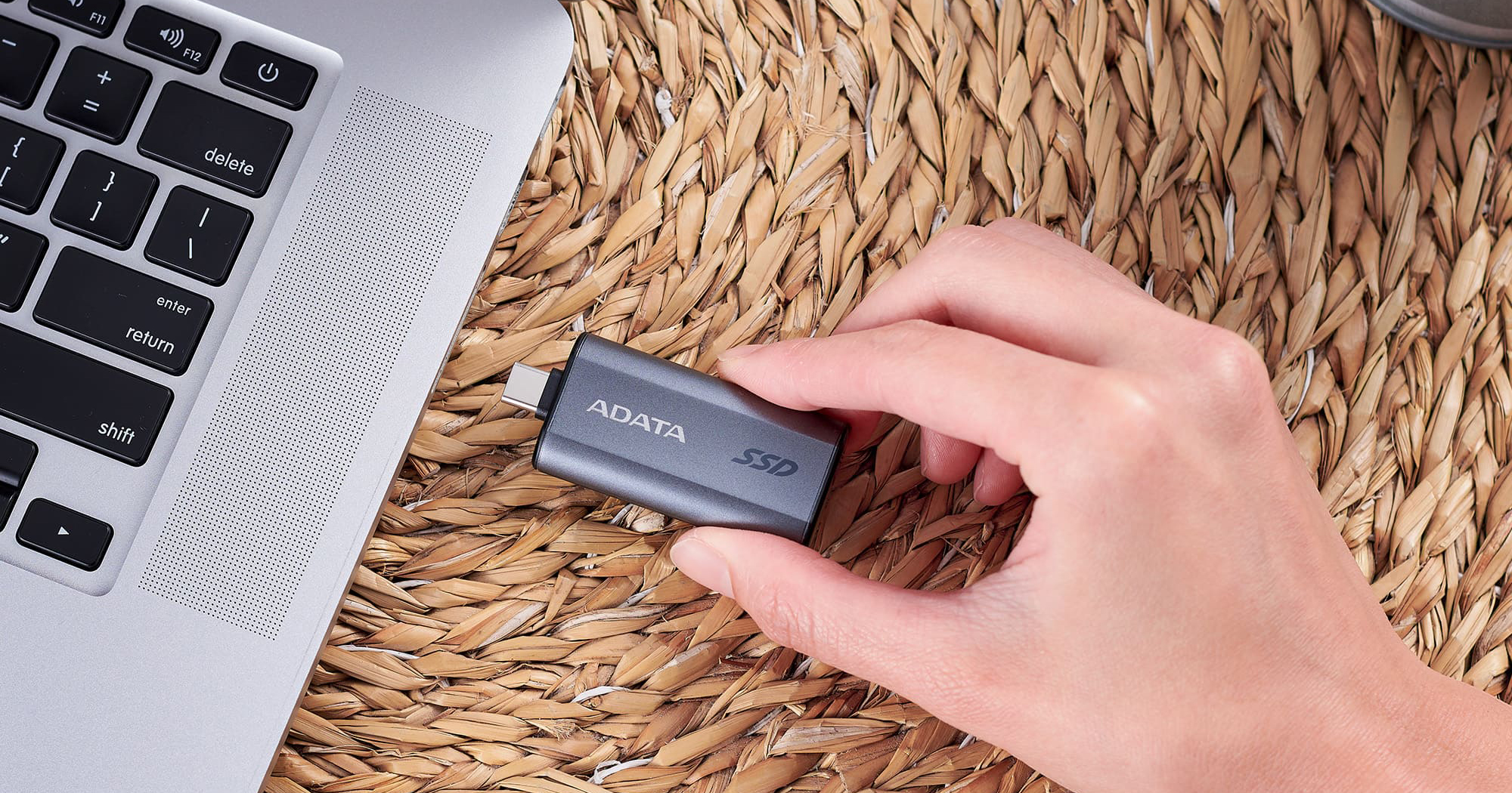 Đánh giá SSD Adata SC750: Ổ cứng di động siêu nhỏ, tốc độ cao